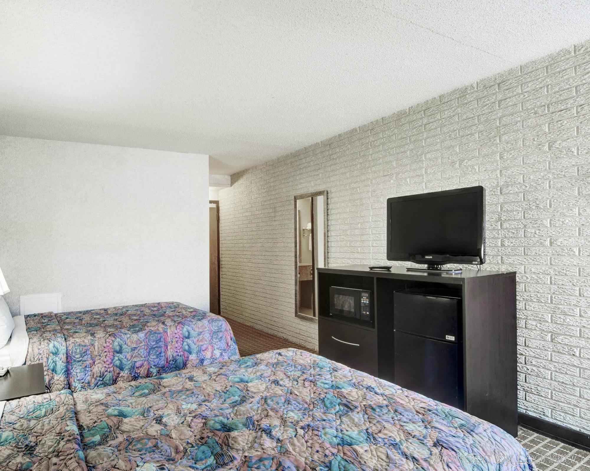 Days Inn By Wyndham Harrisonburg Exterior photo
